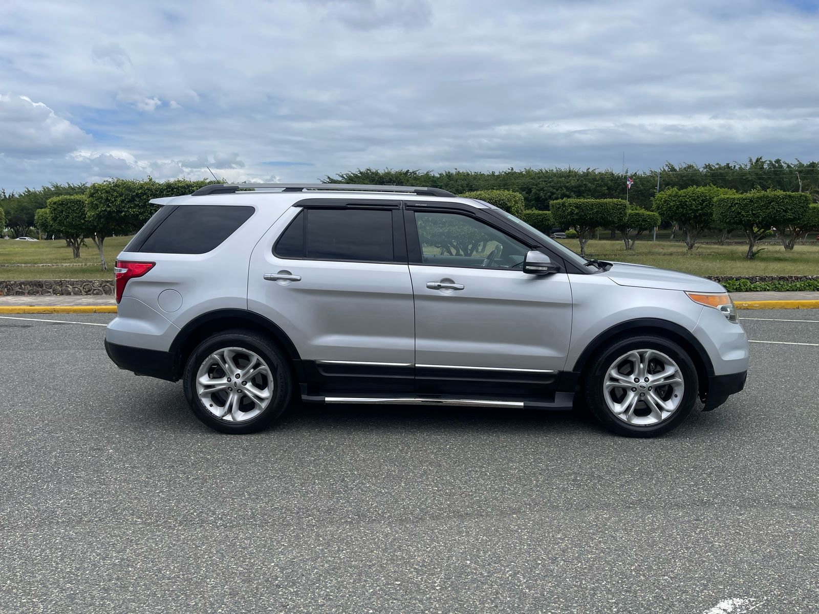 jeepetas y camionetas - FORD EXPLORER LIMITED 2014 4
