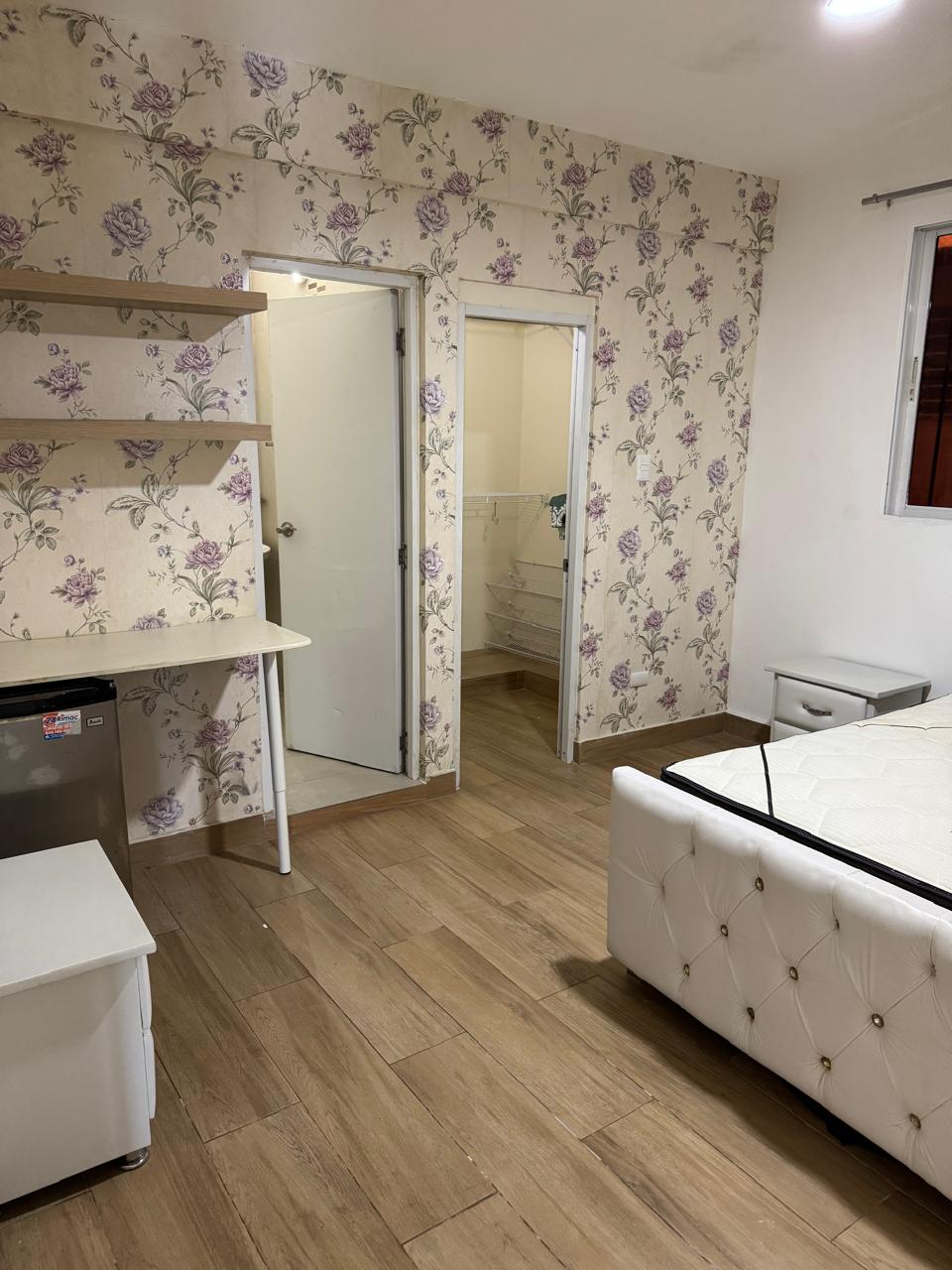 habitaciones y viviendas compartidas - APARTAESTUDIO AMUEBLADO ZONA UNIVERSITARIA - 829-288-1300 para mas informacion 3