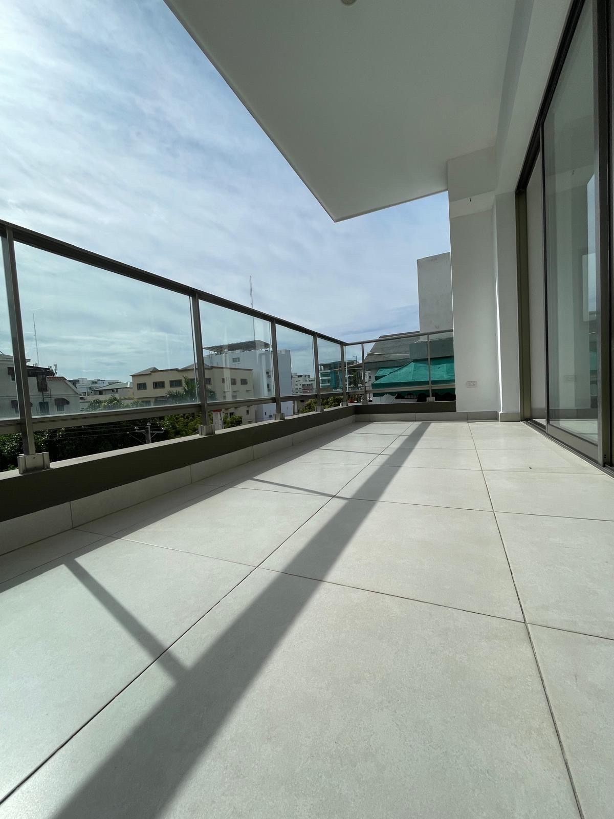 apartamentos - Apartamento en alquiler de tres habitaciones con línea blanca en Mirador Sur DN 2