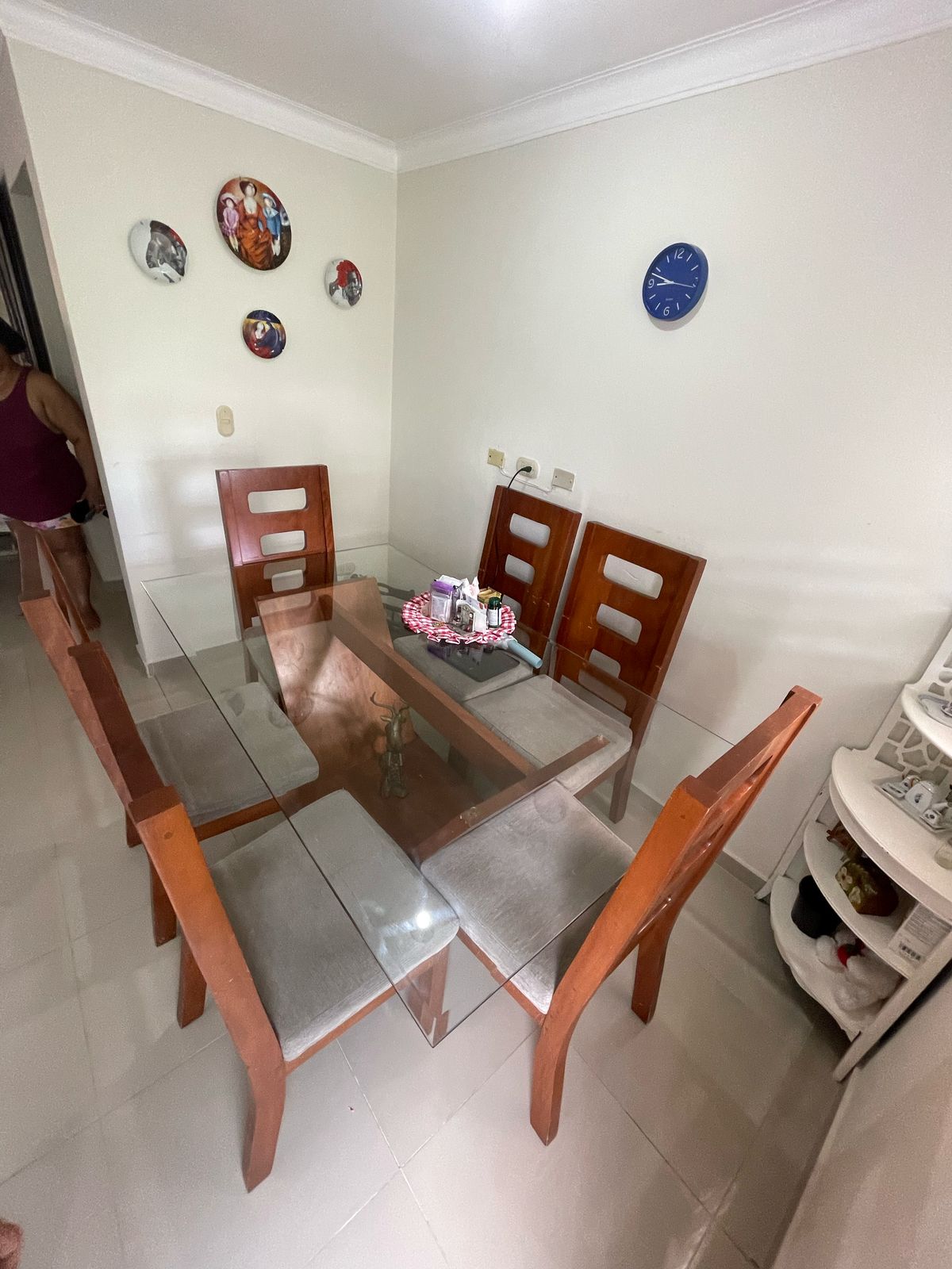 muebles y colchones - COMEDOR EN CAOBA DE 6 SILLAS 2