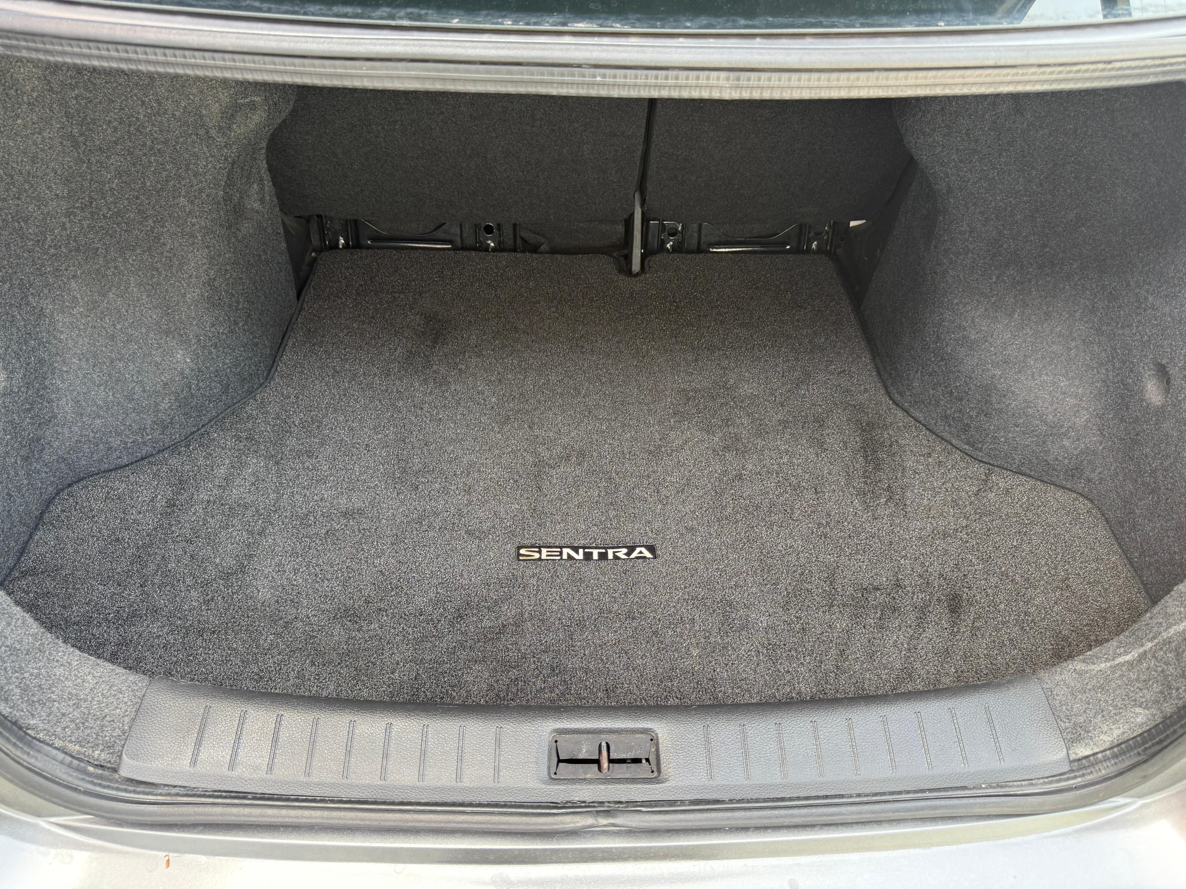 carros - nissan sentra sr 8