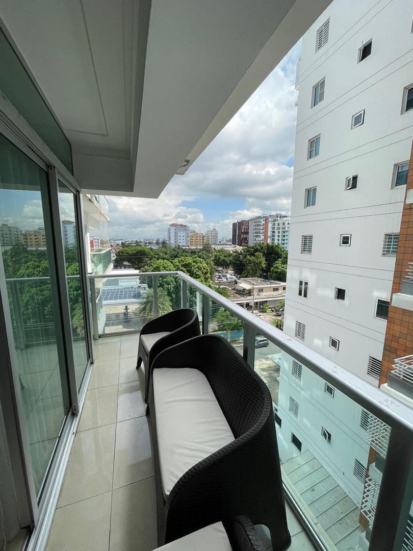 apartamentos - Vendo piso 6 Evaristo morales dos habitaciones 2.5 baños dos parqueos balcón 