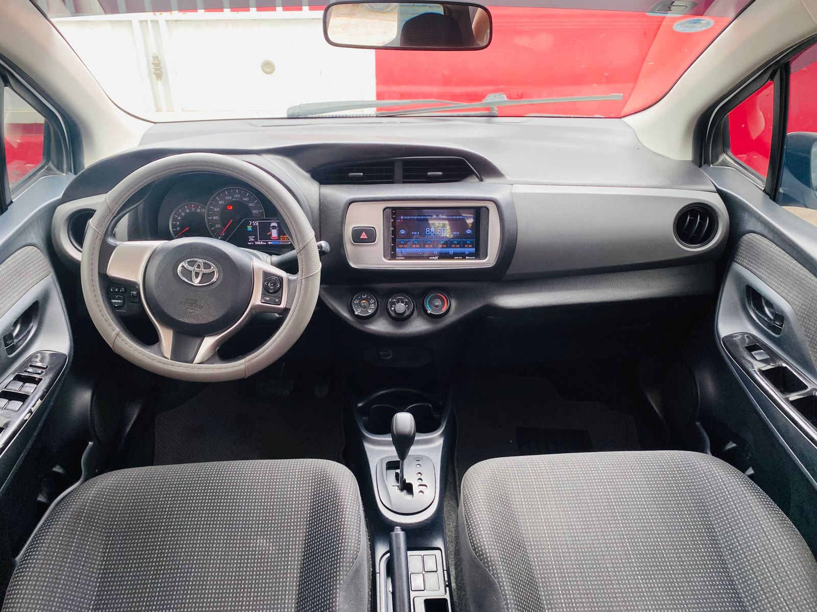 carros - Toyota Vitz 2015 5