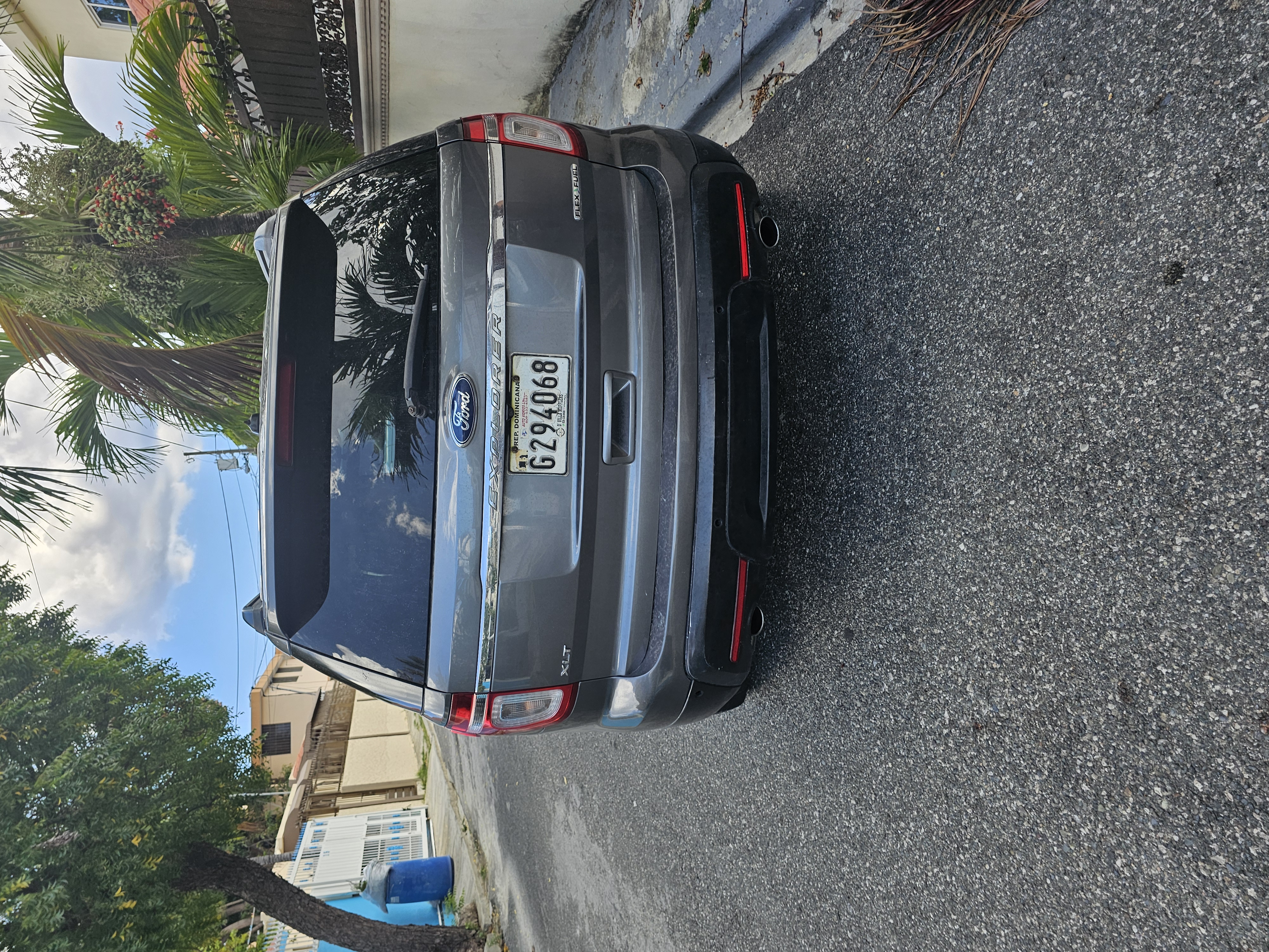 jeepetas y camionetas - vendo fird exploree gris, leder 2013 en $664 3