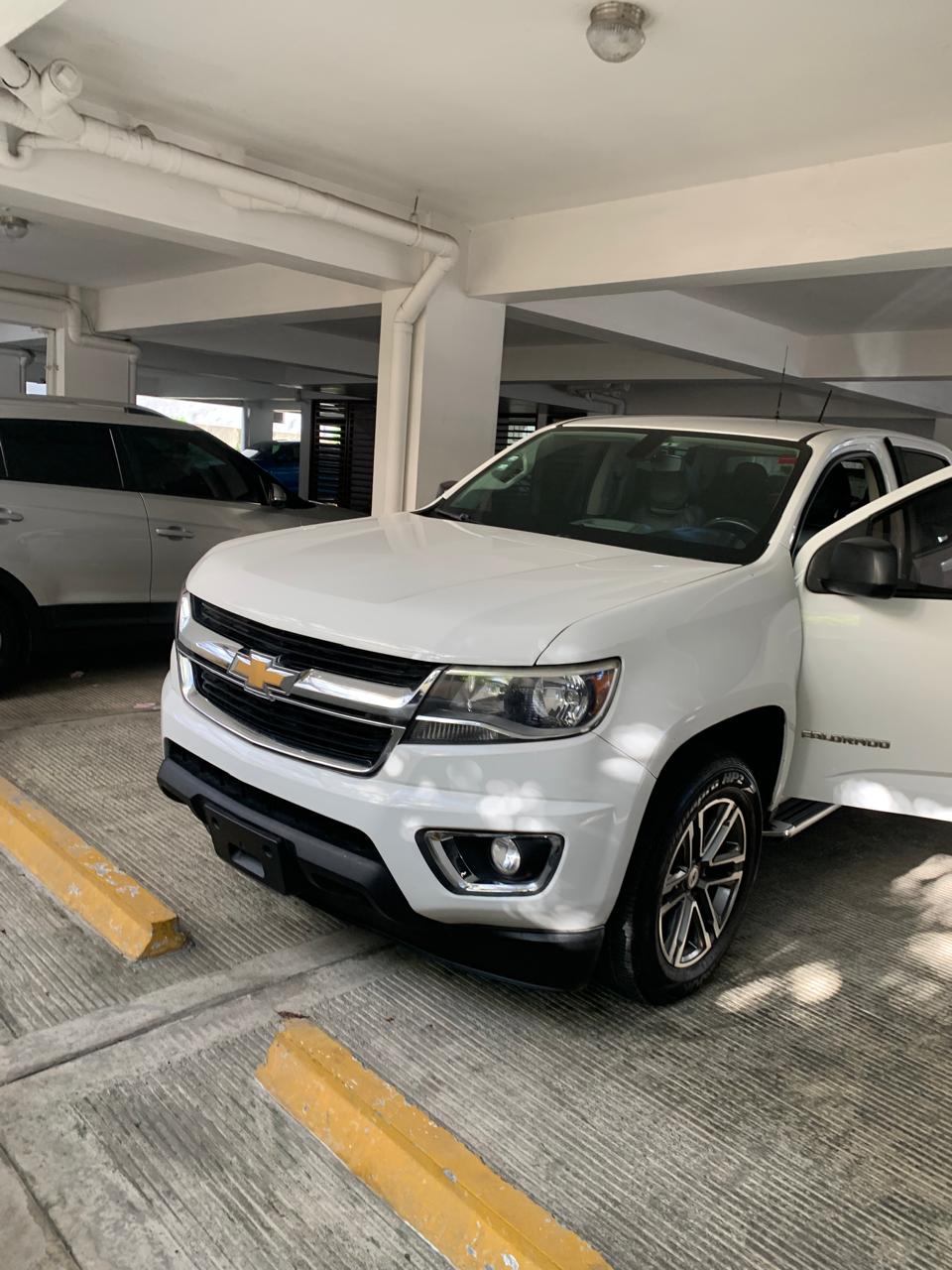 jeepetas y camionetas - Chevrolet Colorado LT Camioneta 4x4, 4 puertas. 3