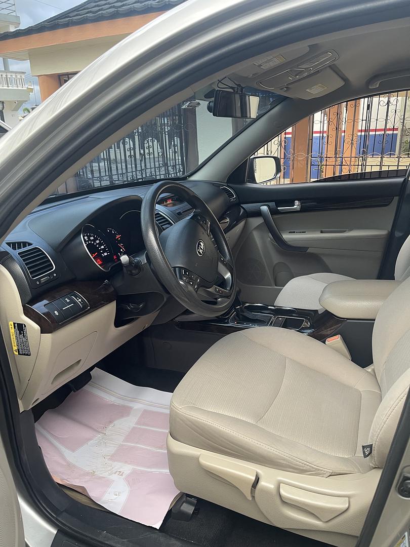jeepetas y camionetas - Kia Sorento  4