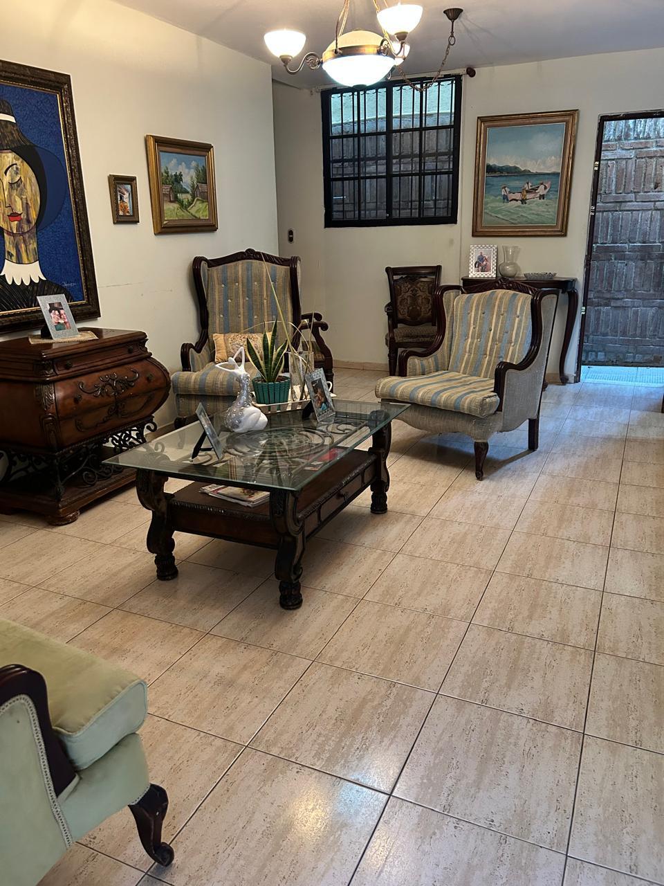 casas - Venta de casa en la Av. Independencia  1