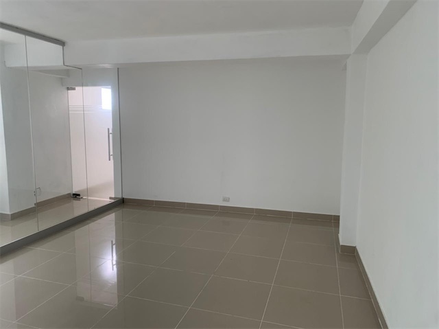 oficinas y locales comerciales - Local quisqueya 4