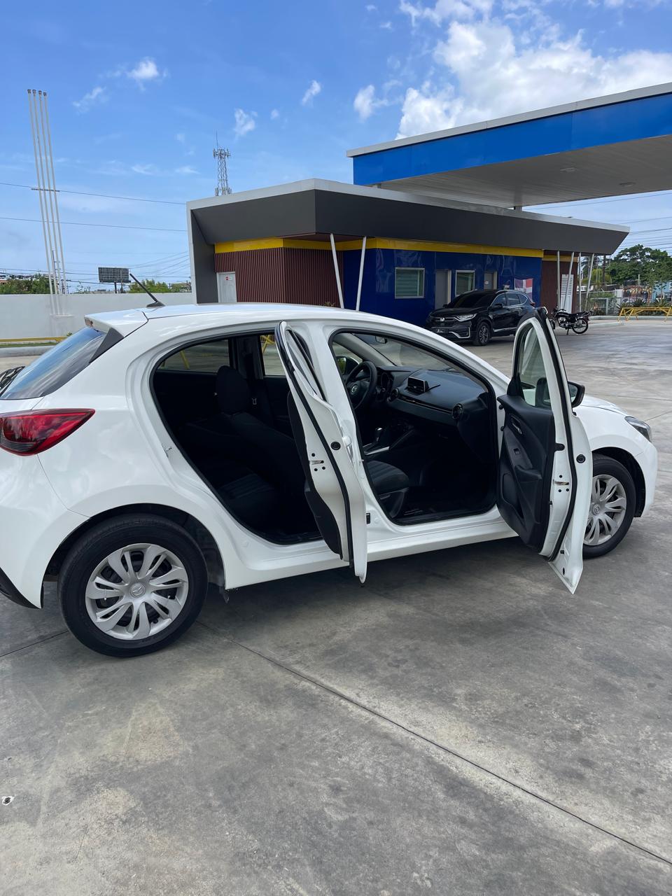 carros - Mazda Demio 3