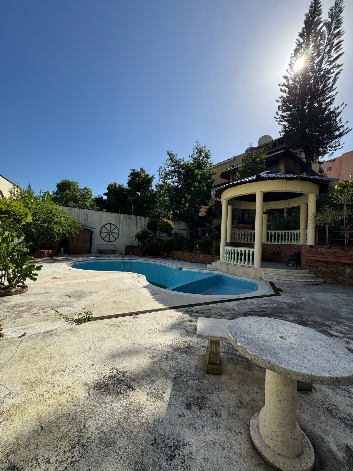 casas - Casa Con Piscina Para Negocio En Arroyo Hondo 2DO 0