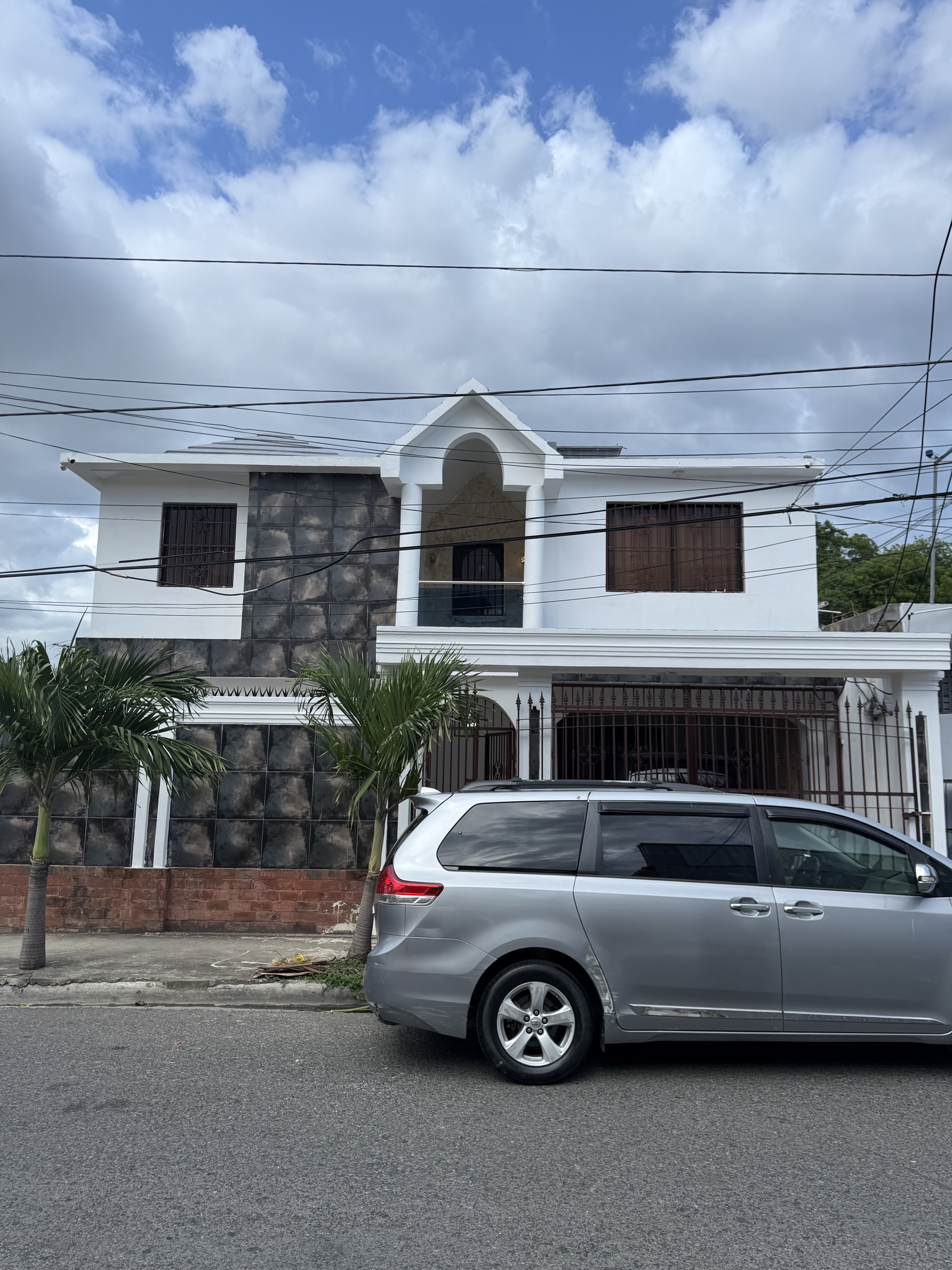 casas - VENDO CASA DE 3 HABITACIONES CON EXCELENTE DISTRIBUCIÓN. 0
