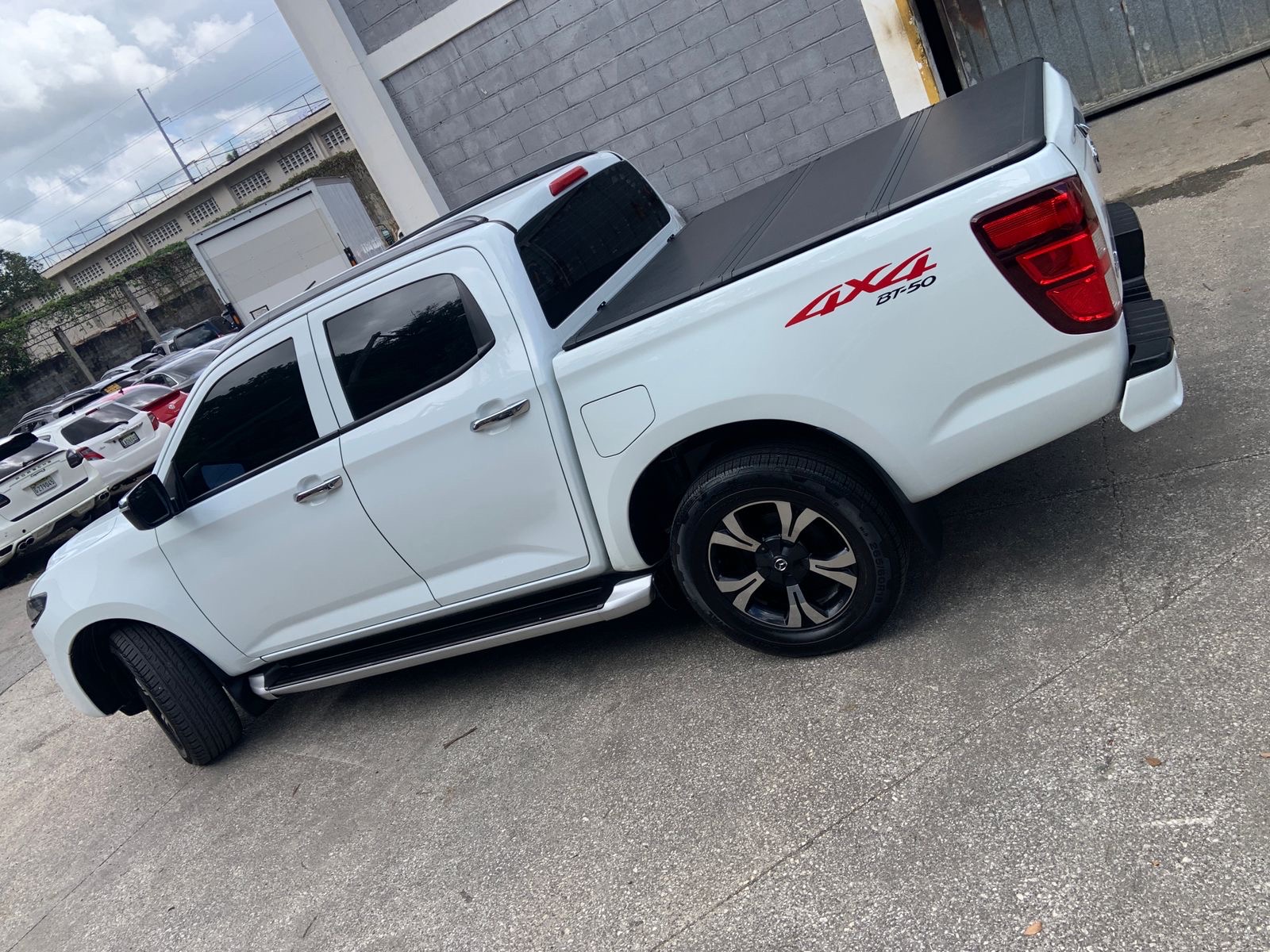 jeepetas y camionetas - Mazda BT 50 como nueva  4