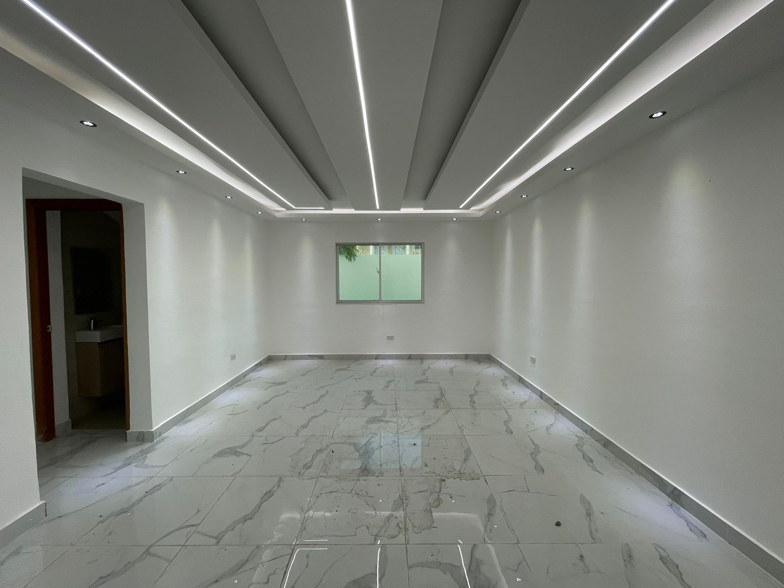 apartamentos - CASA NUEVA A ESTRENAR CON PATIO UBICADA EN PRADO ORIENTAL  3