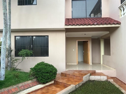 casas - Casa en Venta en Cerro Alto 2