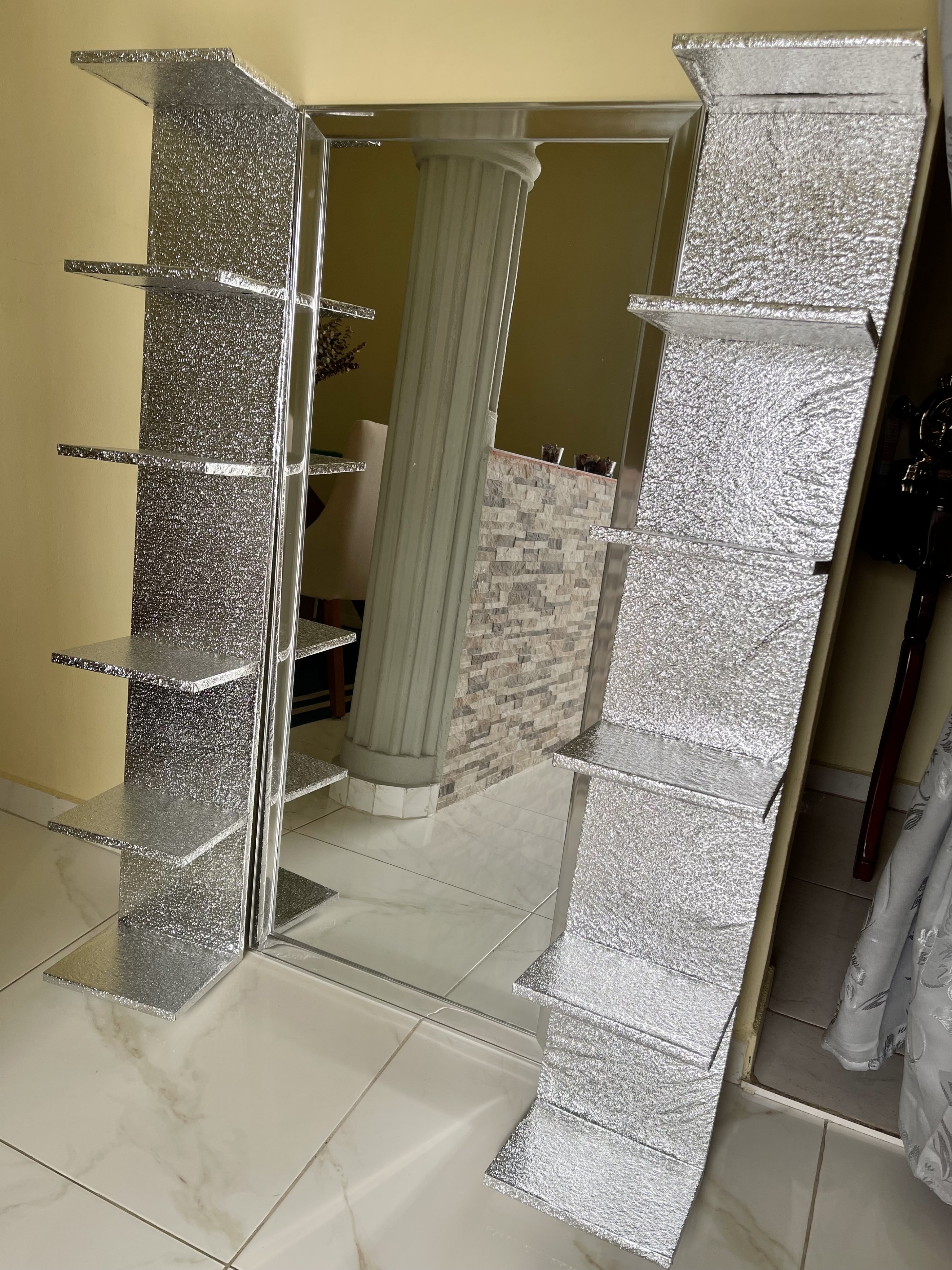 decoración y accesorios - espejo grande mas estantes 
