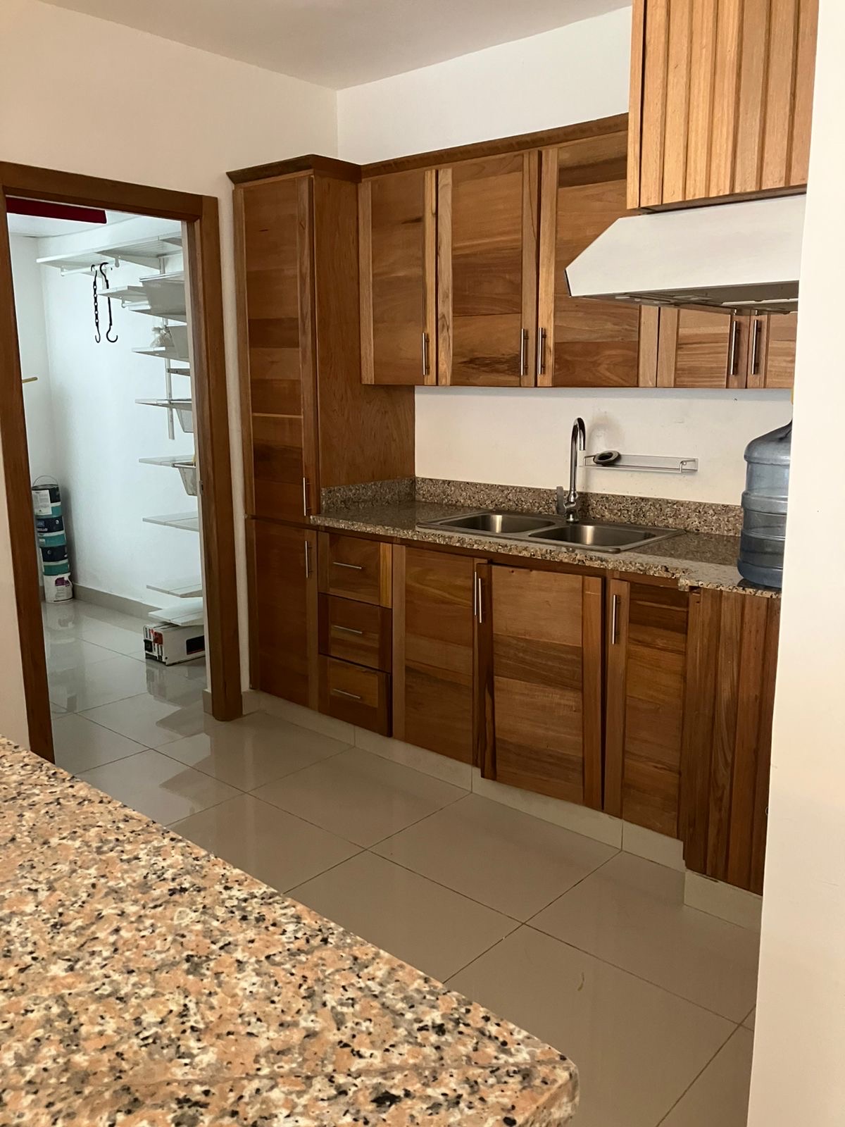 apartamentos - Vendo Apartamento de 2 Habitaciones en la Avenida Independencia, Santo Domingo 3