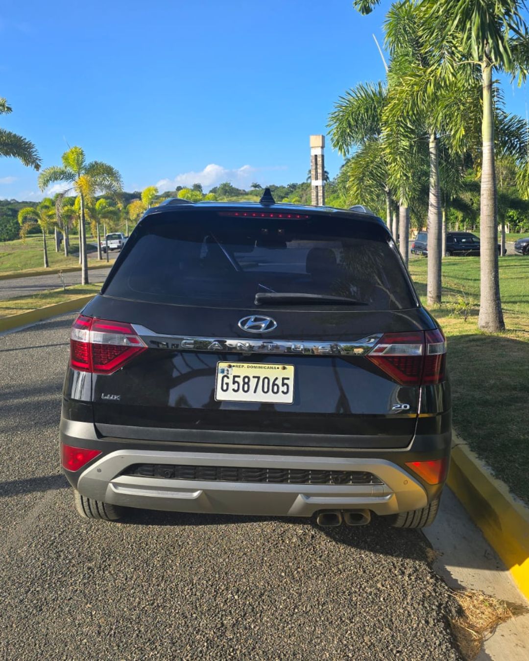 jeepetas y camionetas - Hyundai Cantus Lux 2022 |Negociable |Unico Dueño 4