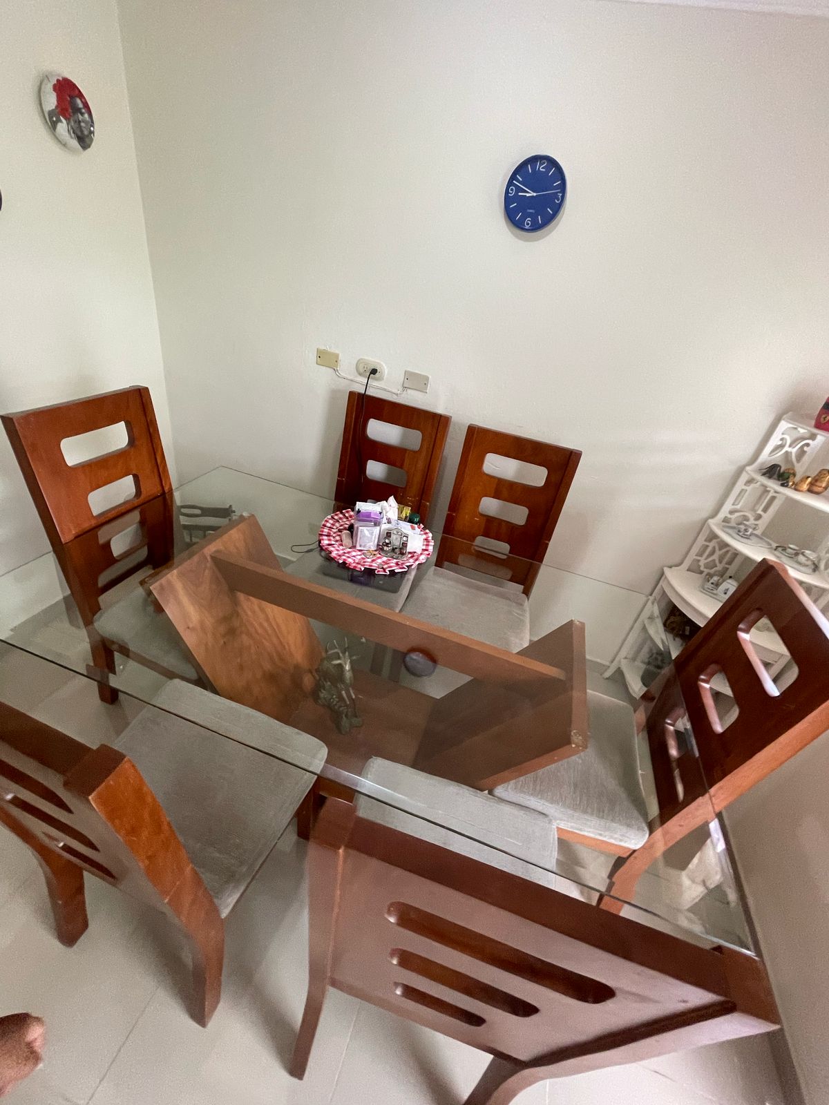 muebles y colchones - COMEDOR EN CAOBA DE 6 SILLAS 3