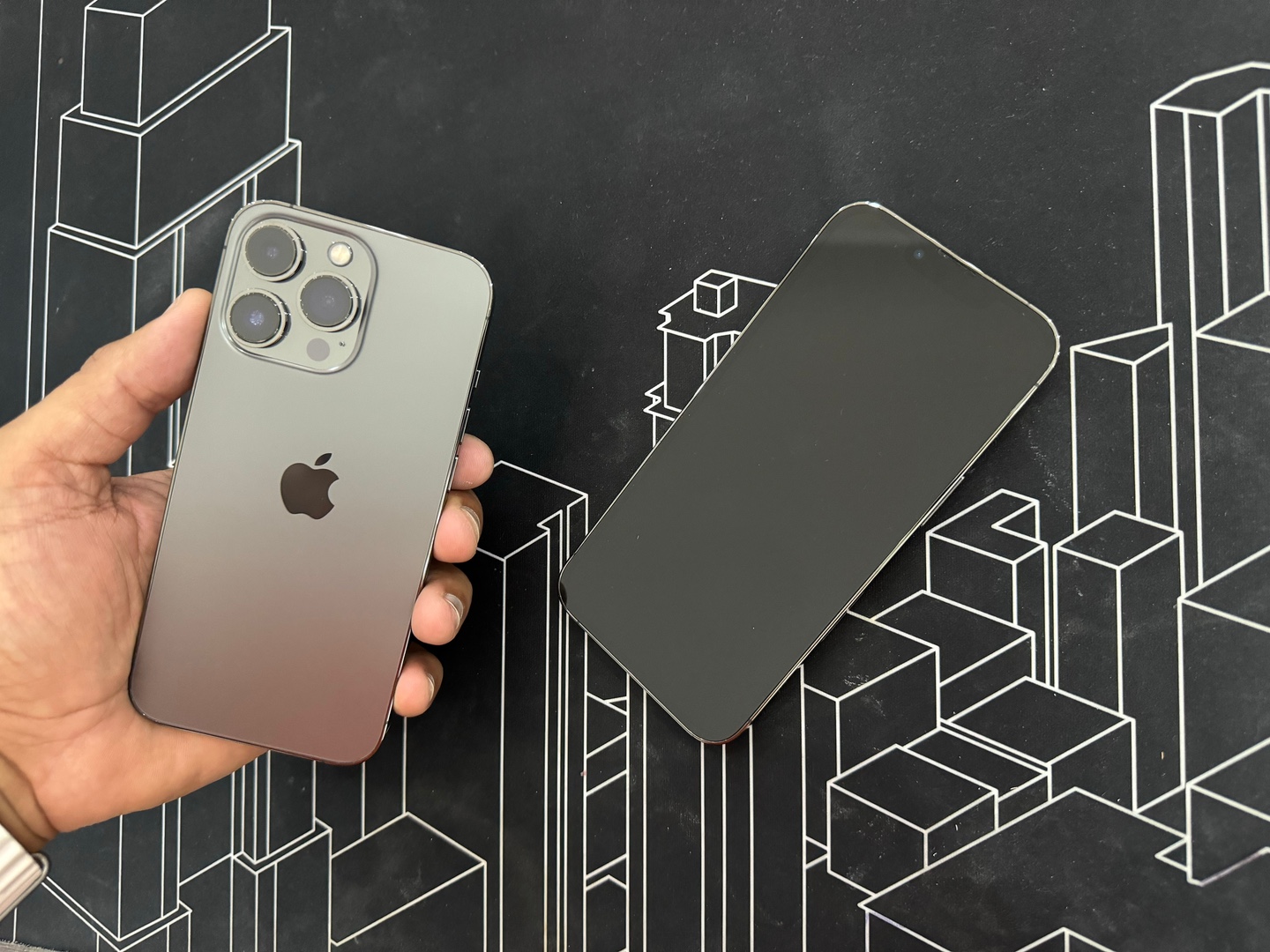 celulares y tabletas - iPhone 13 Pro 128GB Graphite, Como Nuevo, Desbloqueado RD$ 36,995 NEG