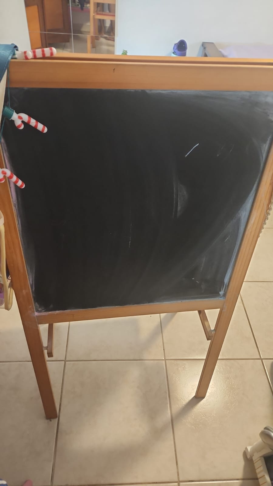 muebles - Vendo Pizarra doble cara, como nueva 0