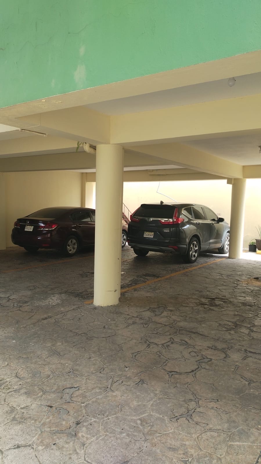apartamentos - venta de apartamentos grande 3er piso con 2 parqueos Alma rosa 1 Santo Domingo  7