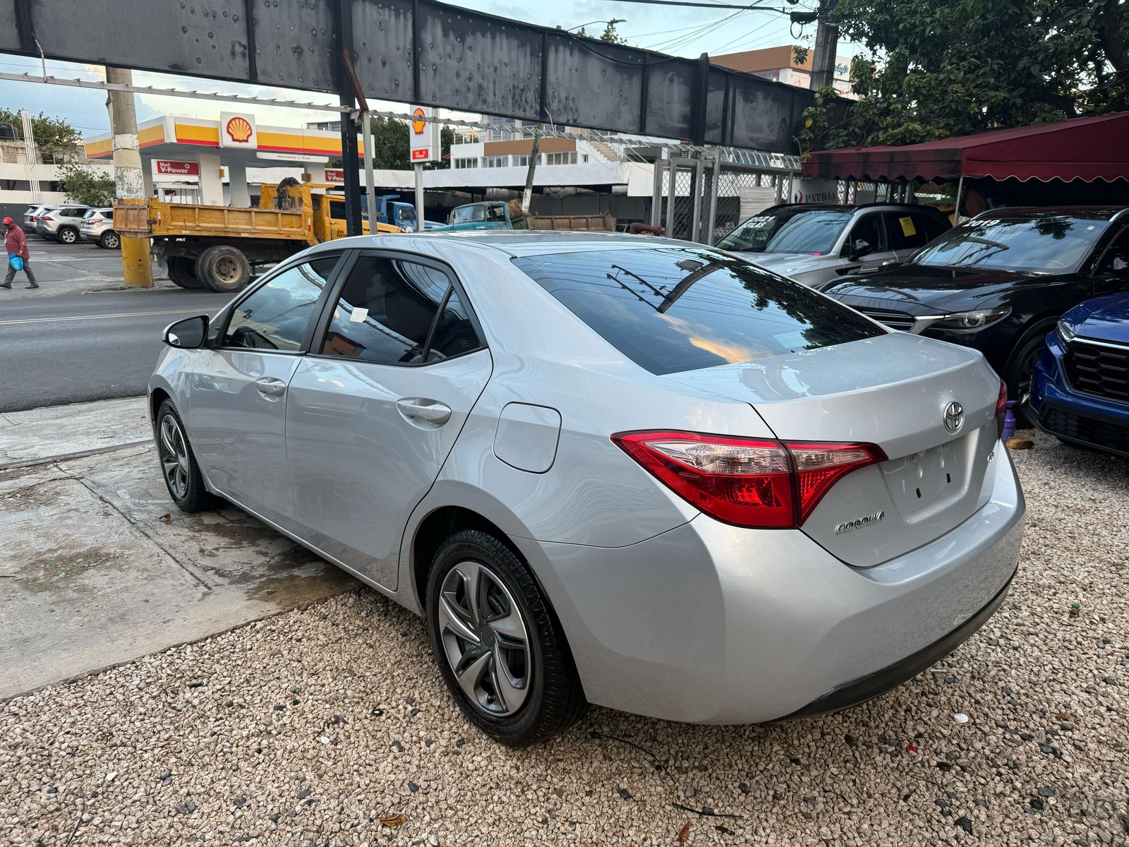 carros - Toyota Corolla LE 2019 4