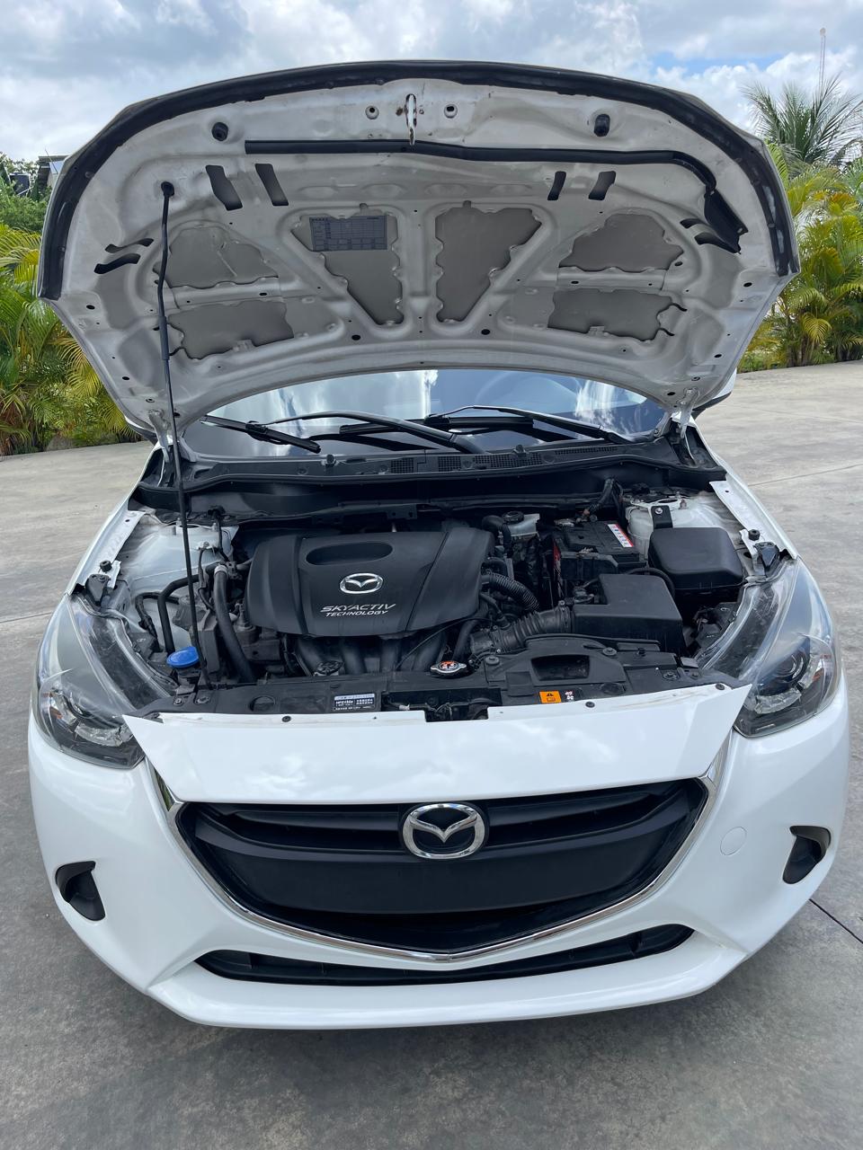 carros - Mazda Demio 4