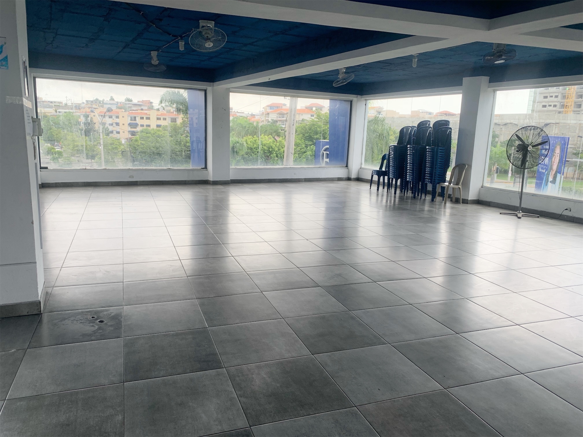 oficinas y locales comerciales - Locla espacio abierto 200m 1