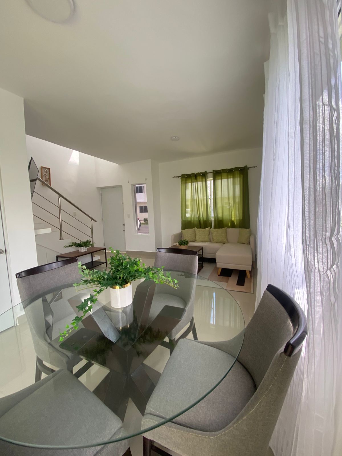 casas - Hermosa Town House en área Central (Ciudad Del Sol 5