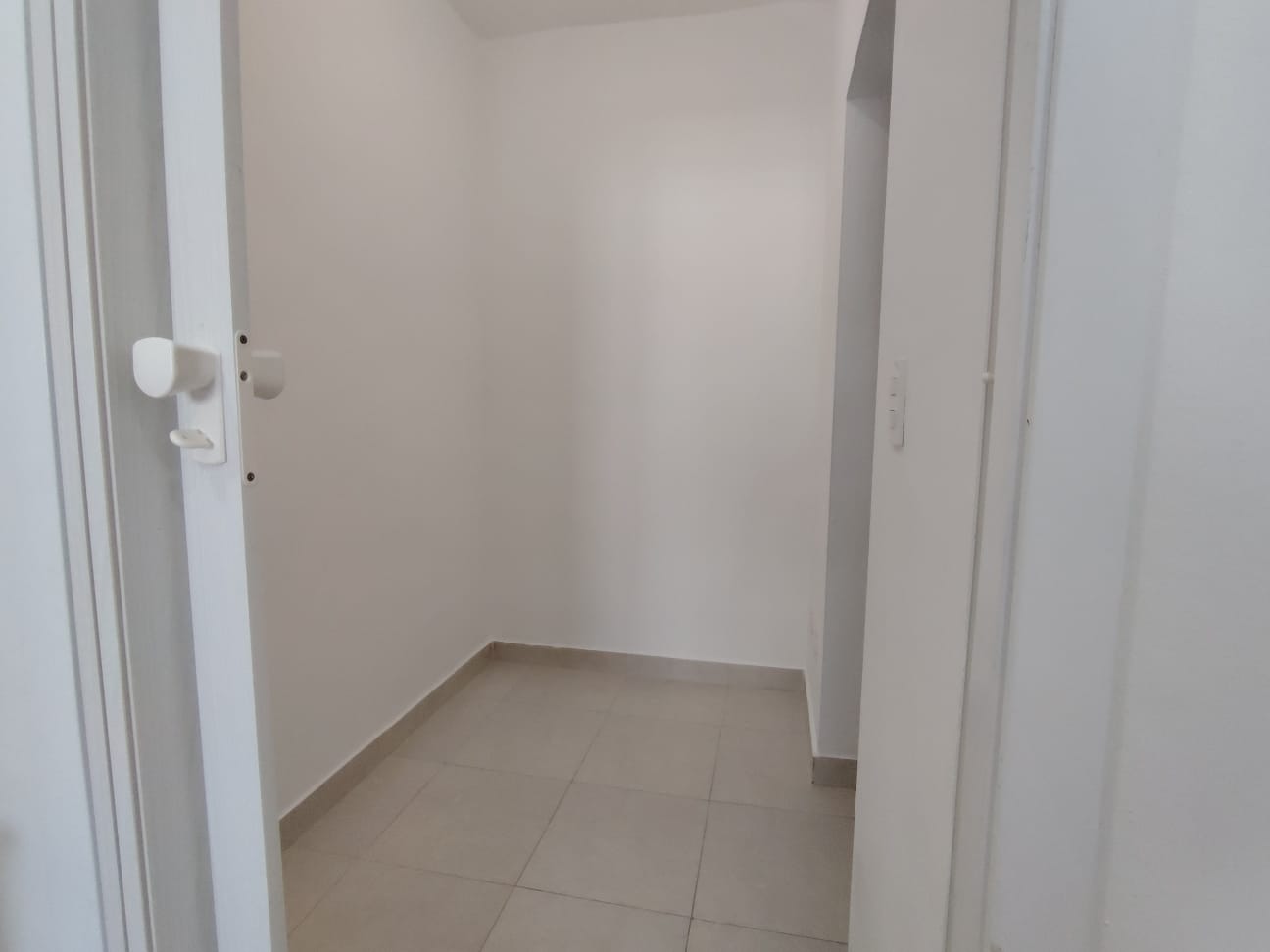 apartamentos - Alquiler de Apartamento Vacío en Evaristo Morales 6