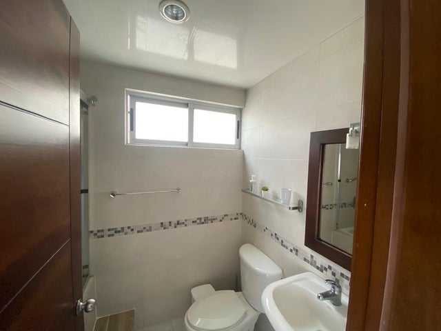 apartamentos - Apartamento en Alquiler en Naco 8