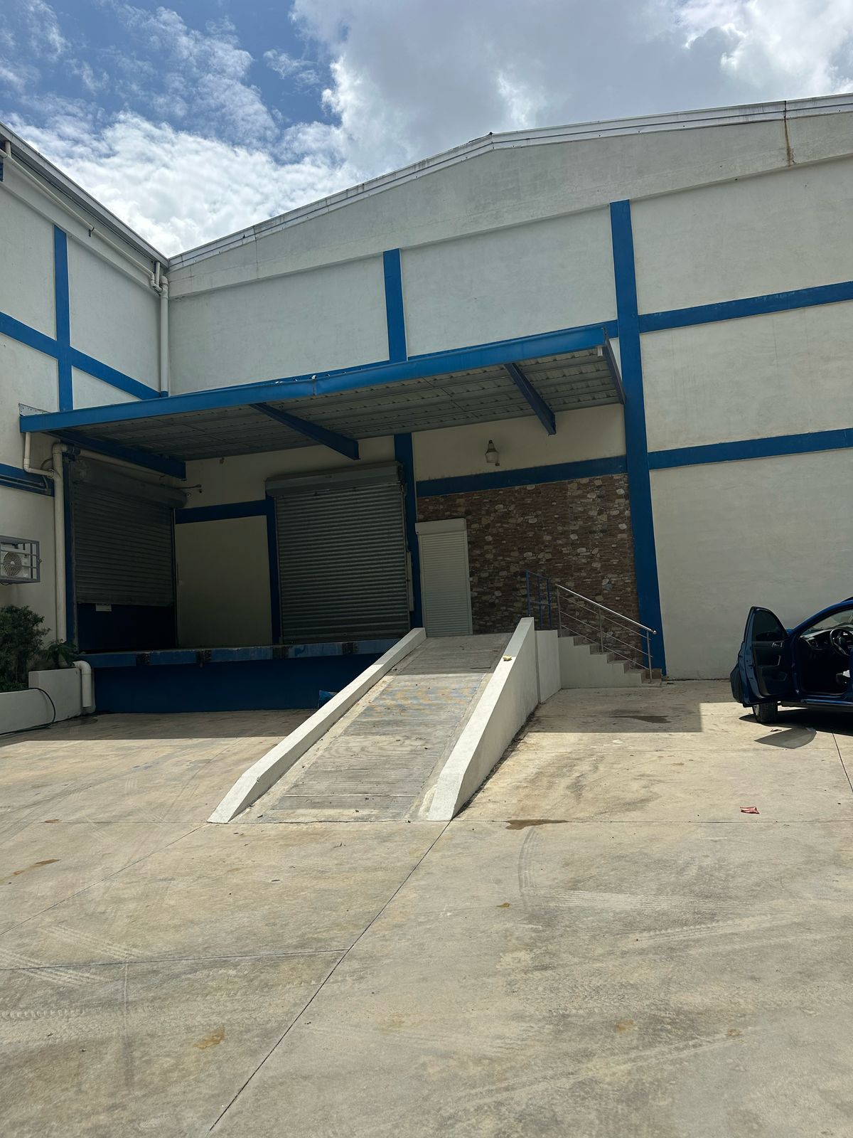 otros inmuebles - Nave Industrial en alquiler Km 16 de la Autopista  2