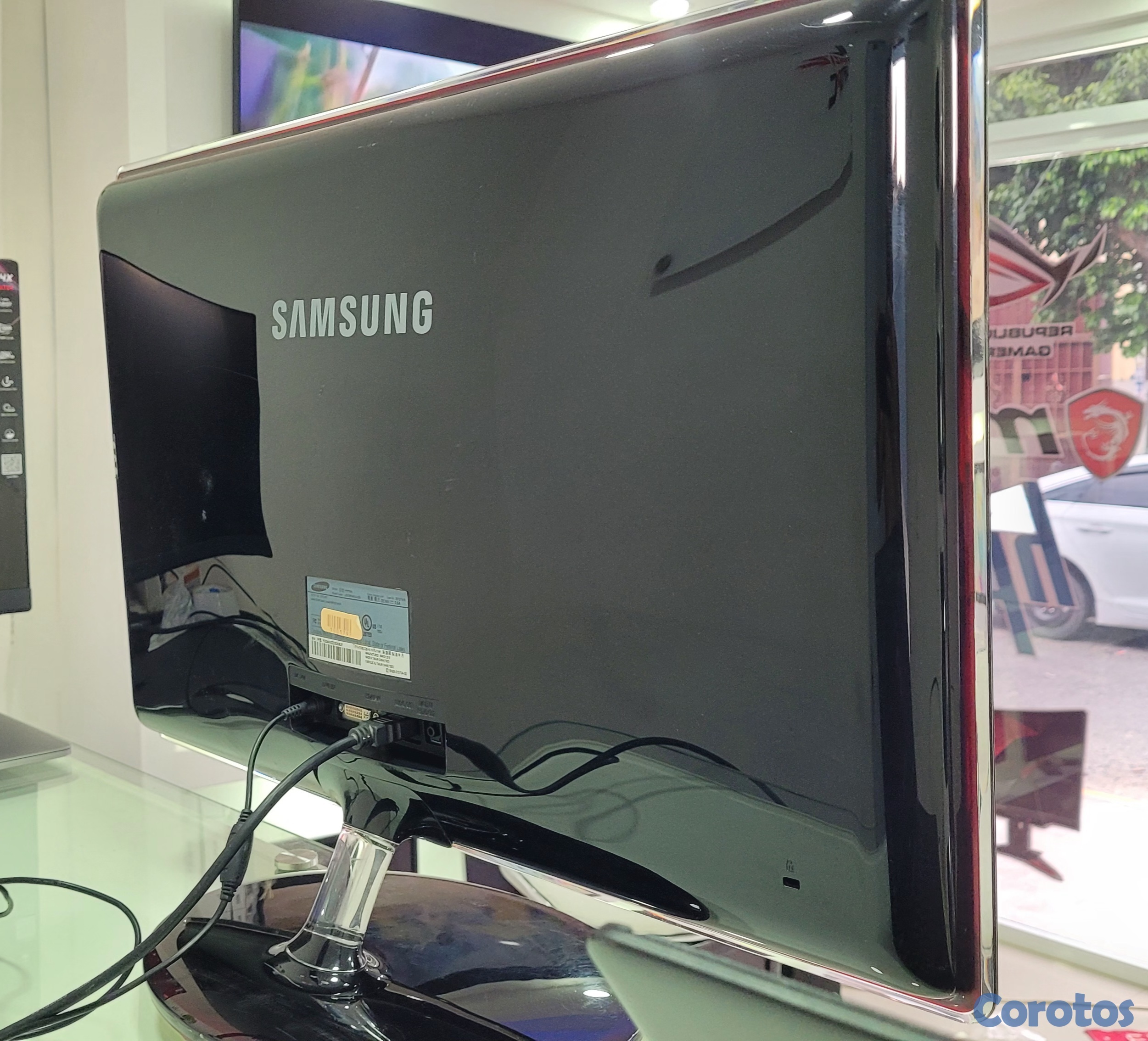 computadoras y laptops - monitor Samsung de 27 Pulg Full 1080p trae hdmi 4