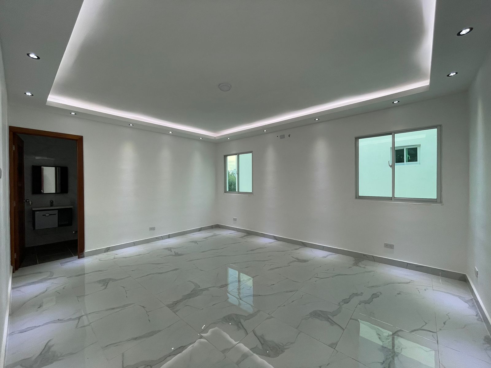 apartamentos - CASA NUEVA A ESTRENAR CON PATIO UBICADA EN PRADO ORIENTAL  5