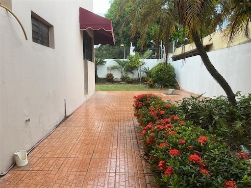 casas - Casa en Venta en Cerro Alto 4