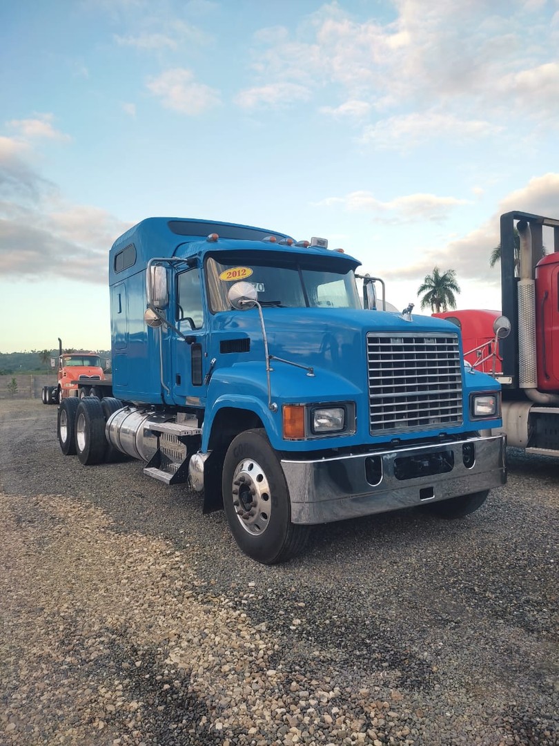 camiones y vehiculos pesados - MACK PINNACLE 2012 0