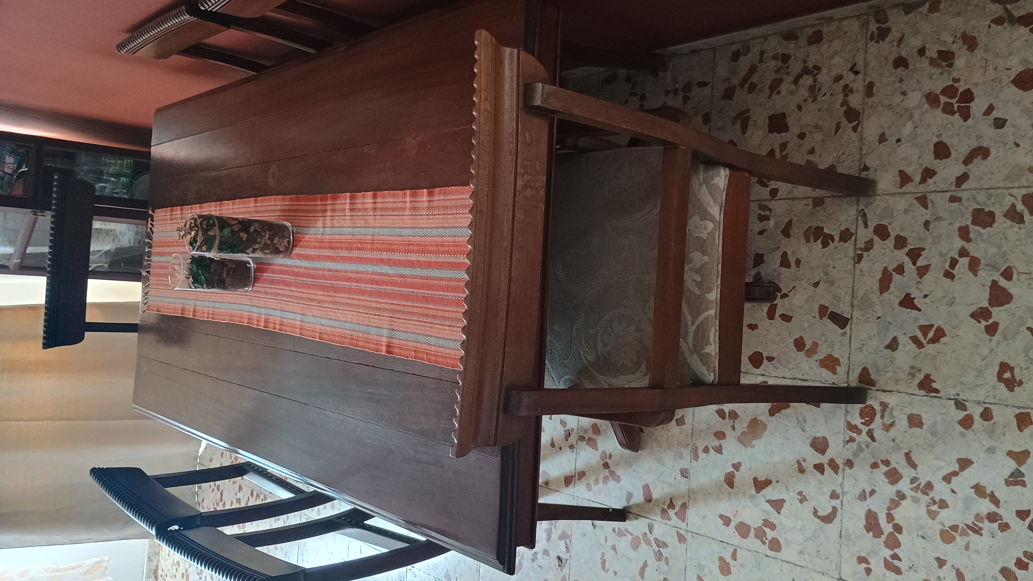 muebles y colchones - Comedor en caoba de 6 sillas 0