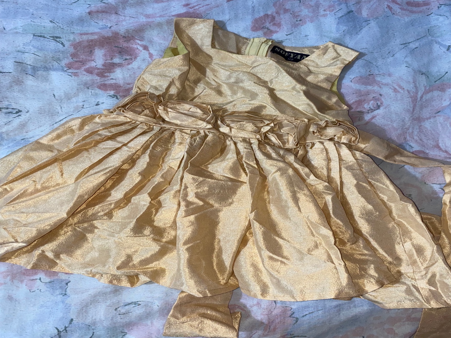 ropa y zapatos - Se vende vestidos y zapatilla de niña de un solo uso  3