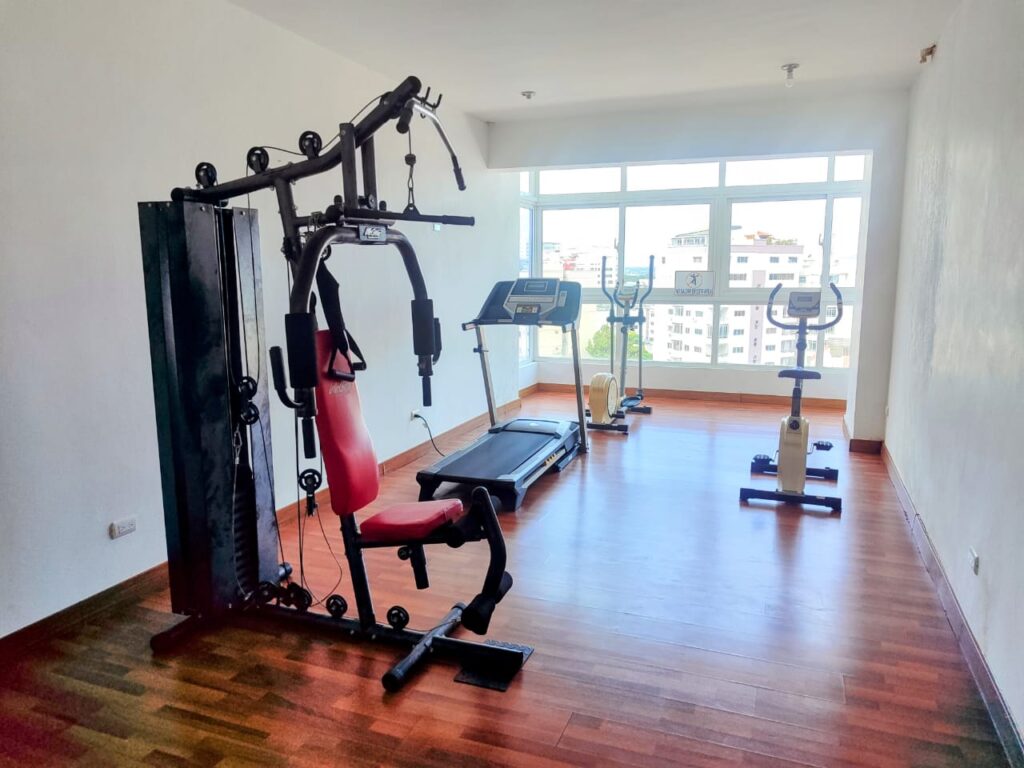 apartamentos - 2720- APTO. EN URB. REAL, STO. DGO.  6
