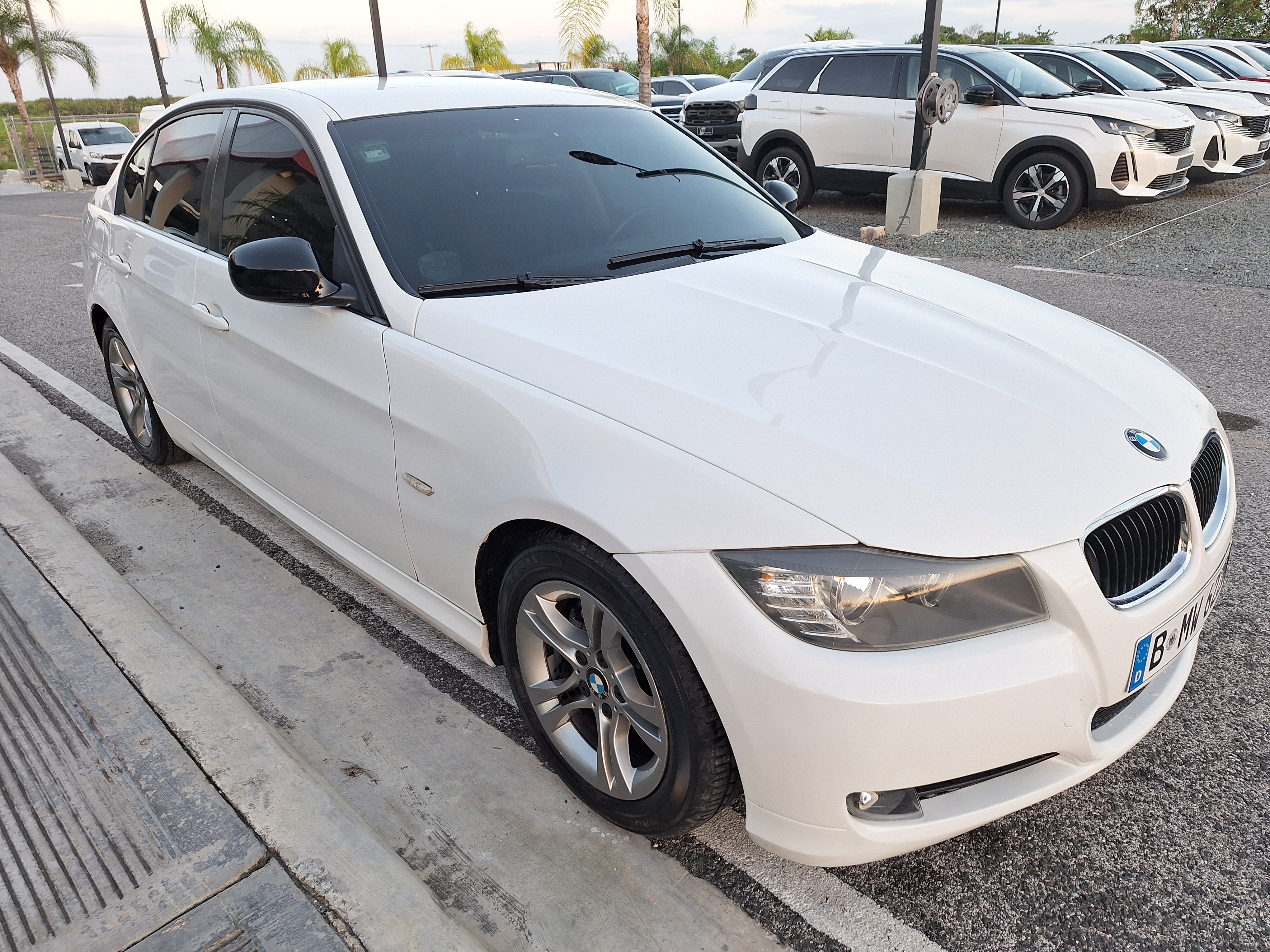 carros - BMW 318 i, 2009 3