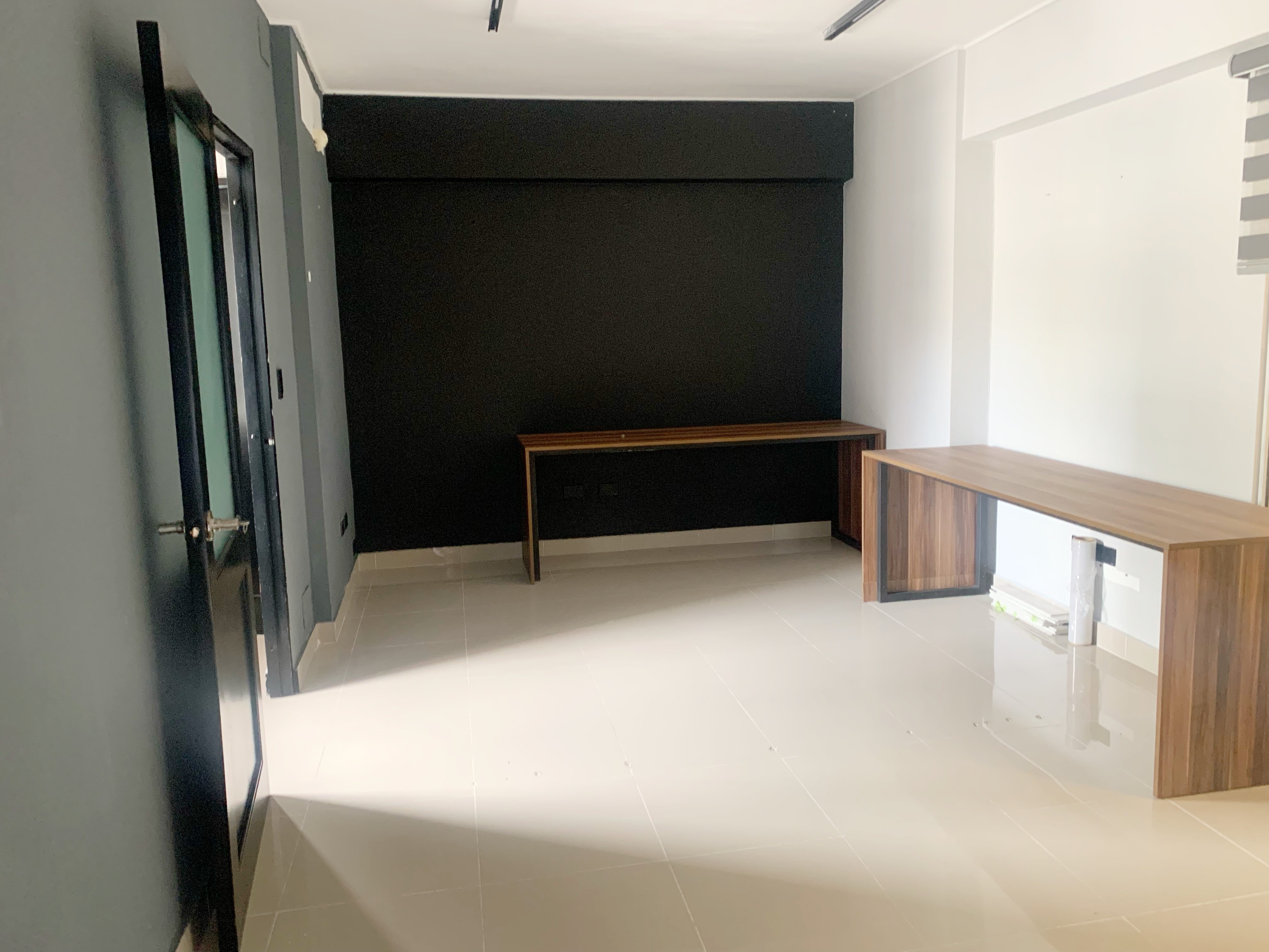 oficinas y locales comerciales - Local céntrico en evaristo 3
