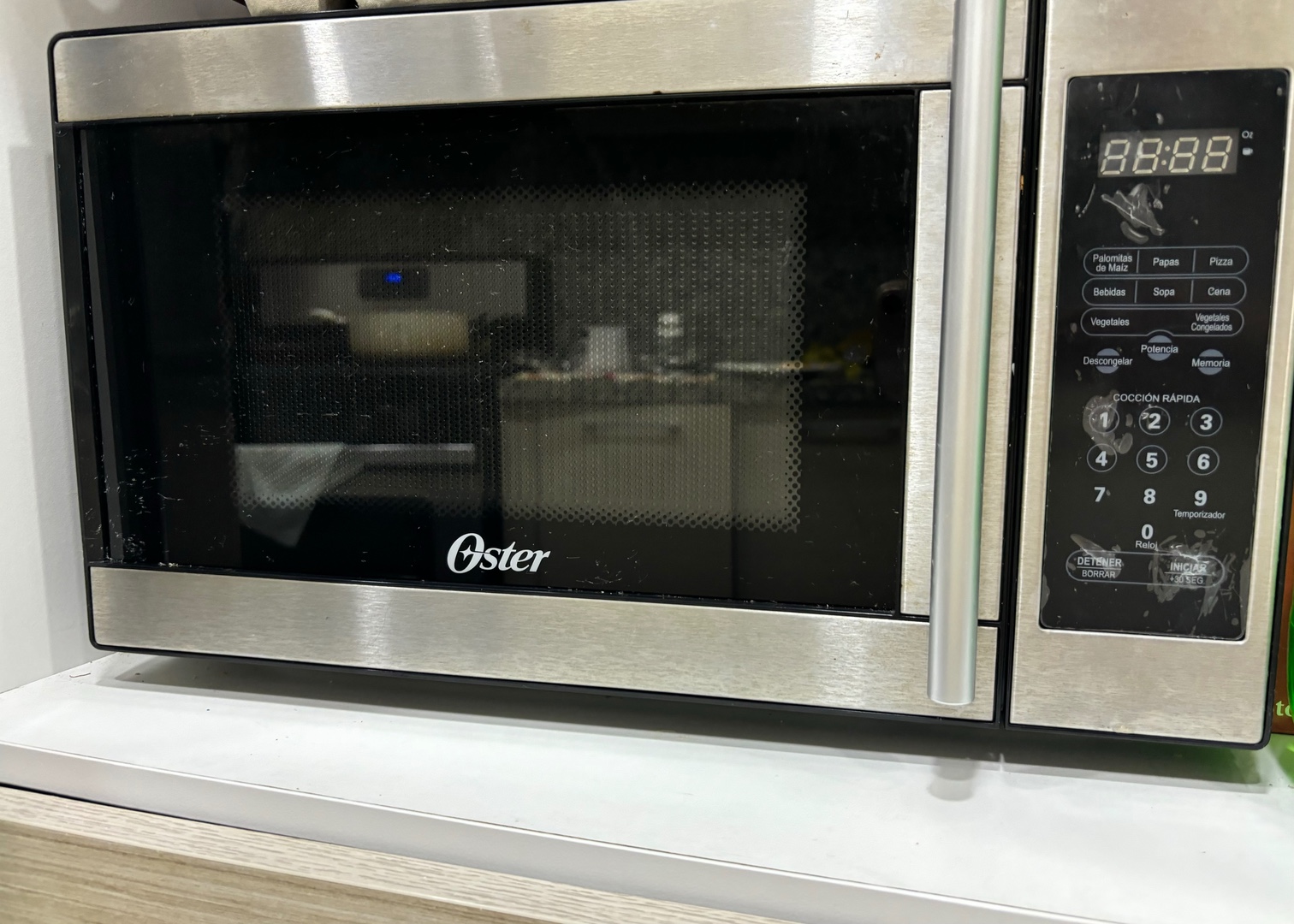 cocina - Microondas usado marca Oster 