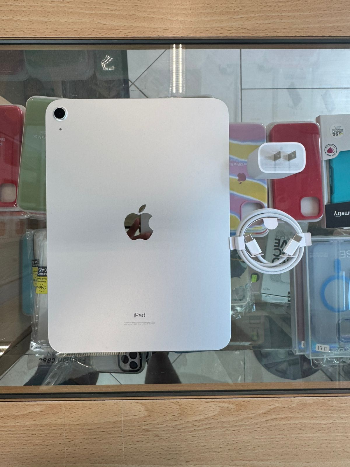 celulares y tabletas - ipad 10th Gen silver 64 GB 10.9''  WIFI. 0
