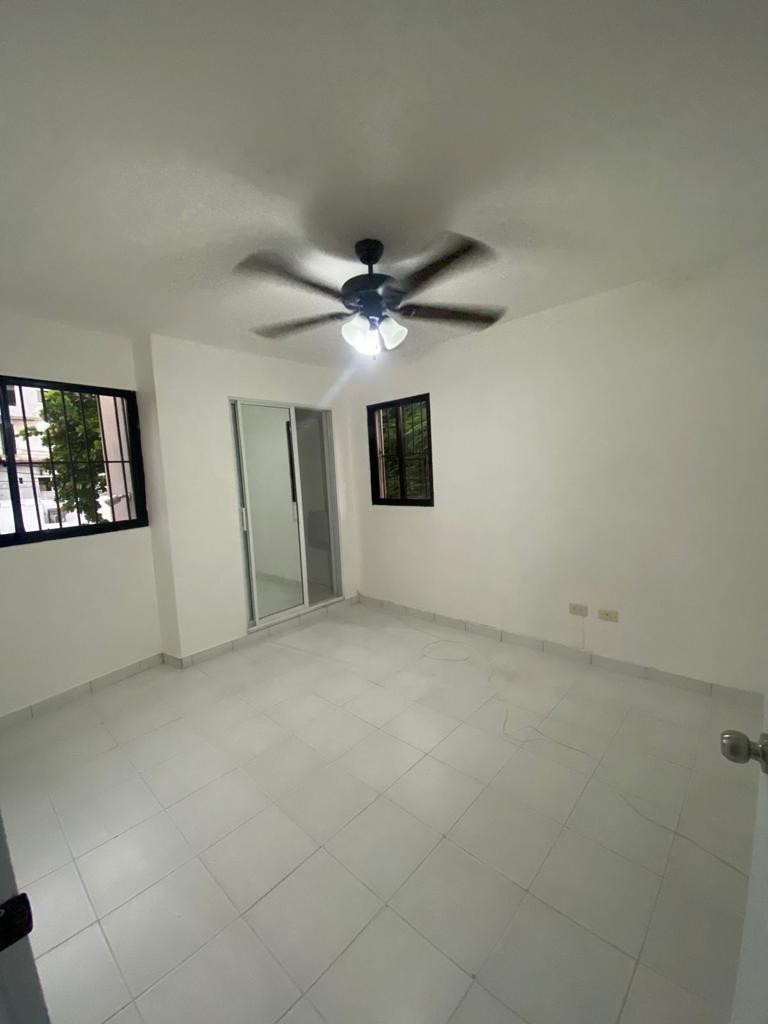 apartamentos - Zona universitaria. Vendo apartamento. 4