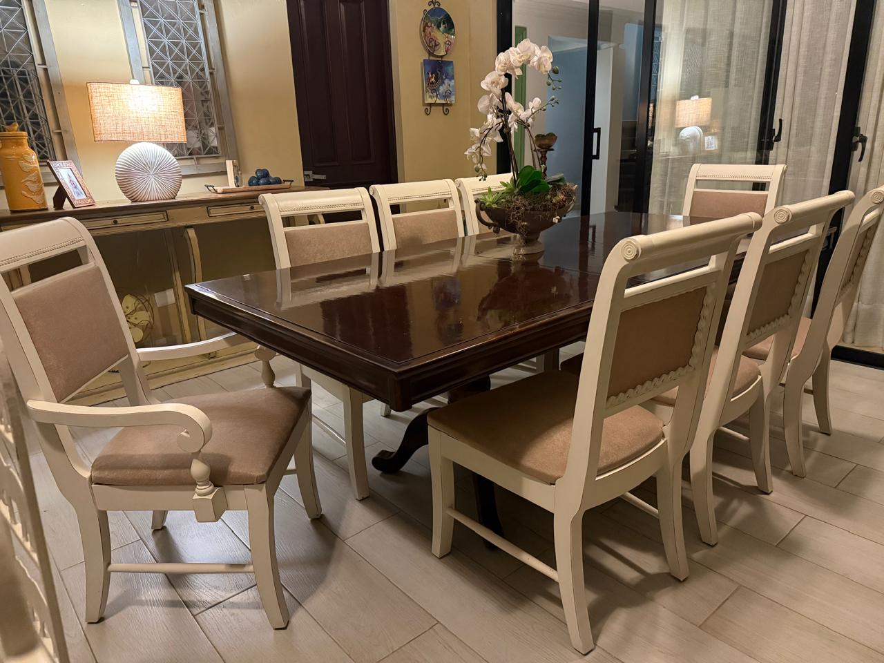 muebles y colchones - HERMOSO COMEDOR DE 8 SILLAS EN MADERA 1