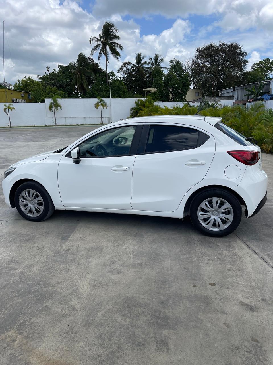 carros - Mazda Demio 6