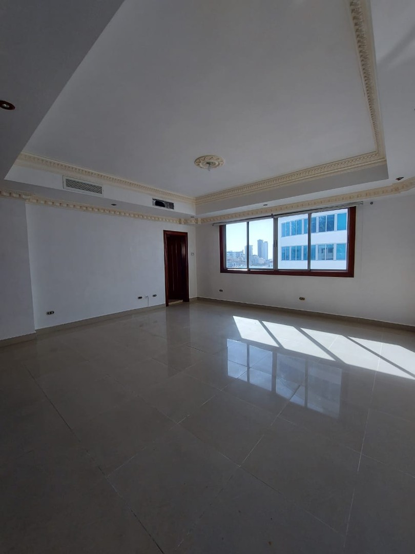 apartamentos -   Estupendo Apartamento de 200 metros Con linea blanca muy bien ubicado
Impecabl 4