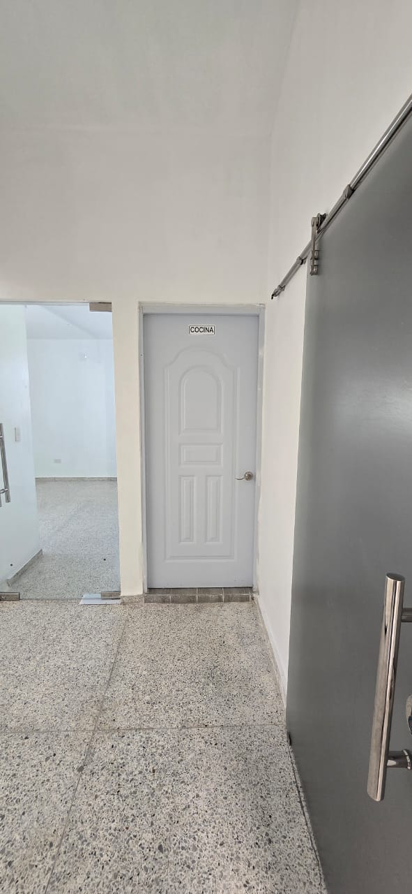 oficinas y locales comerciales - Renta Módulos Co
merciales, La Española, Villa Olga 4