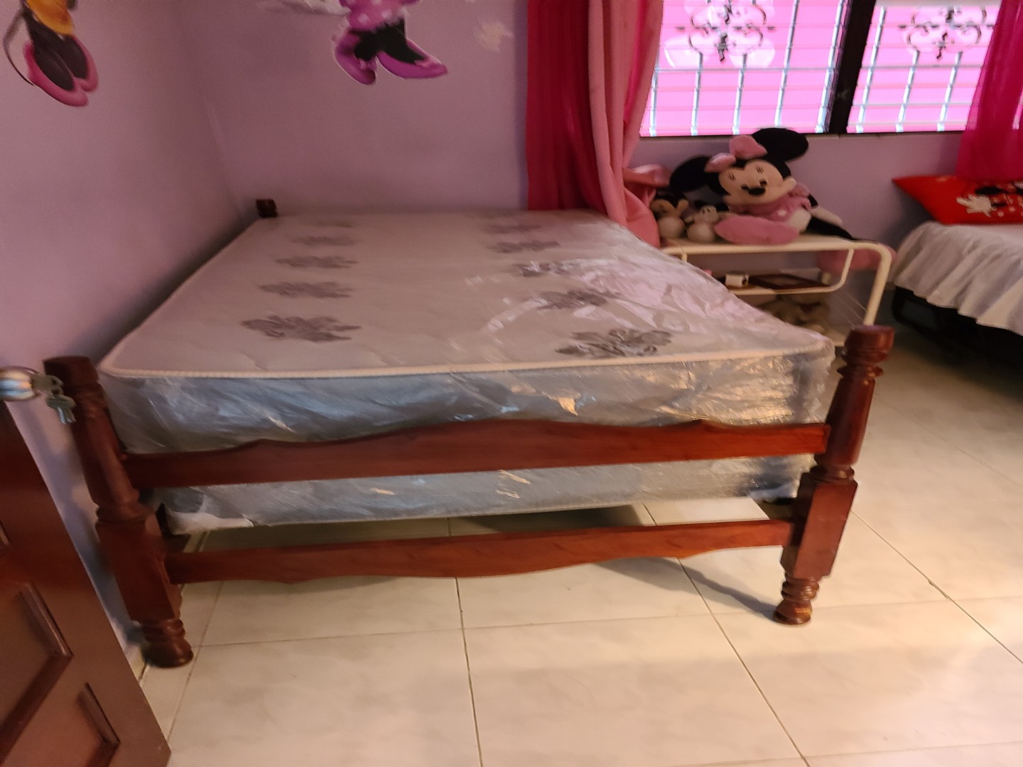 muebles y colchones - Cama en madera caoba con colchones 4