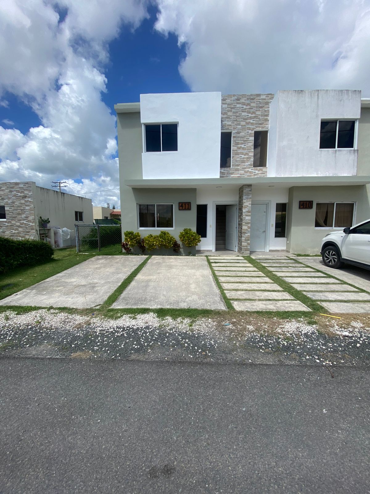 casas - Hermosa Town House en área Central (Ciudad Del Sol 7